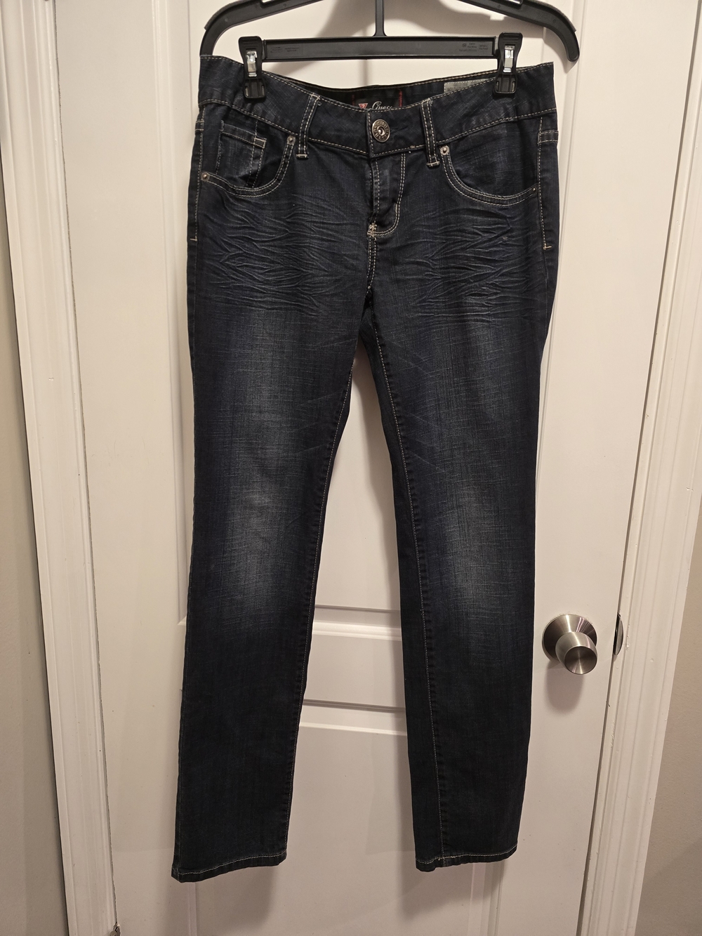 Guess Women's Skinny Jeans in Dark Blue Wash